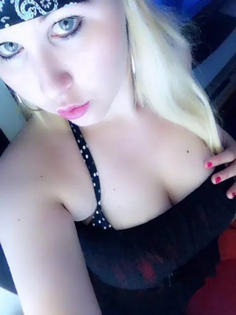 PussyDeluxe92 image 1