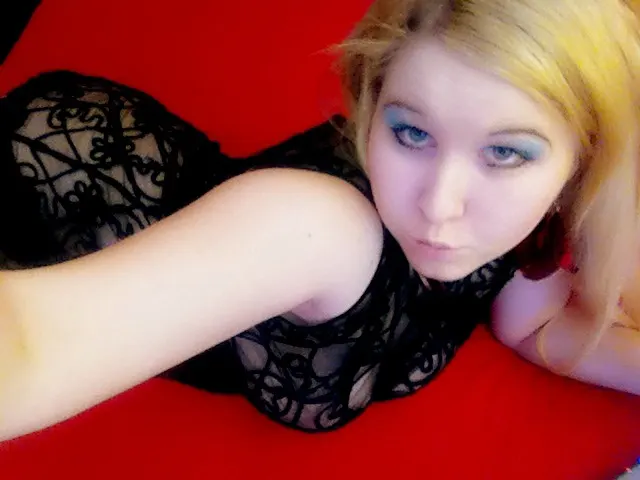 PussyDeluxe92 image 3