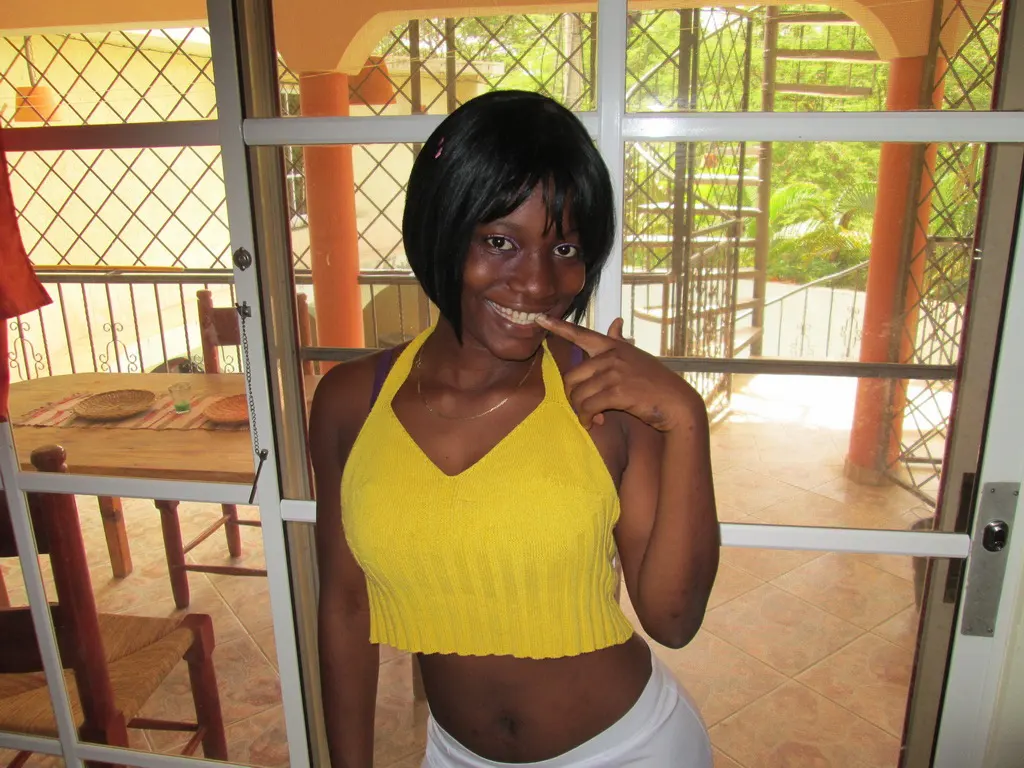 Dominique image 3