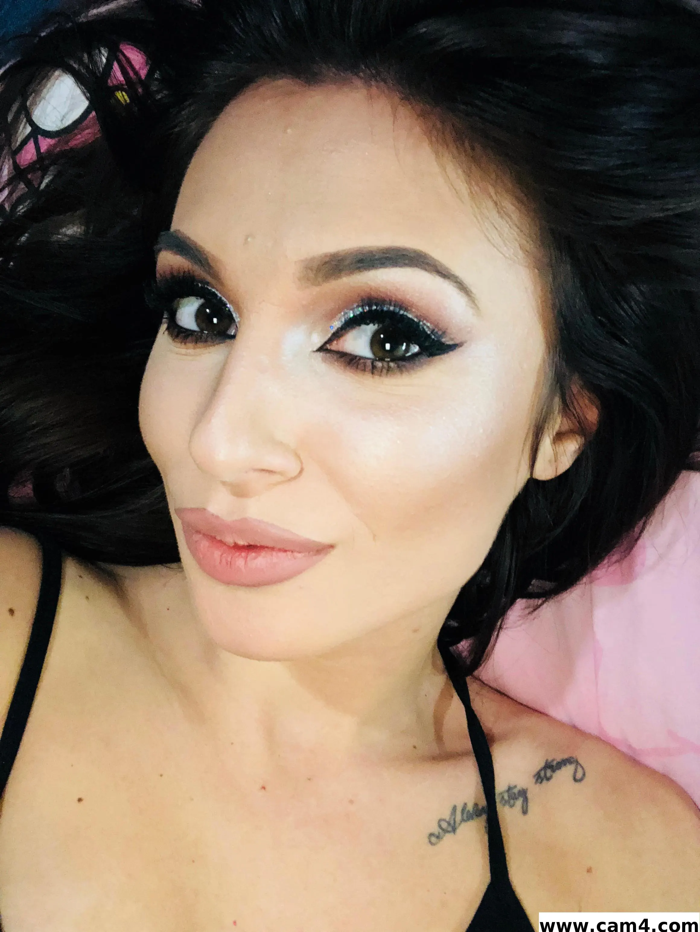 Corina_Raisa image 0