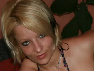 SexyCaitlin image 3